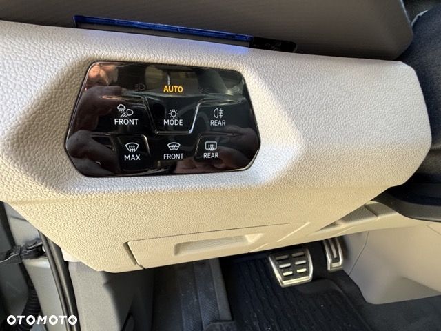 Volkswagen Multivan 2.0 TSI L2 Style DSG - 22