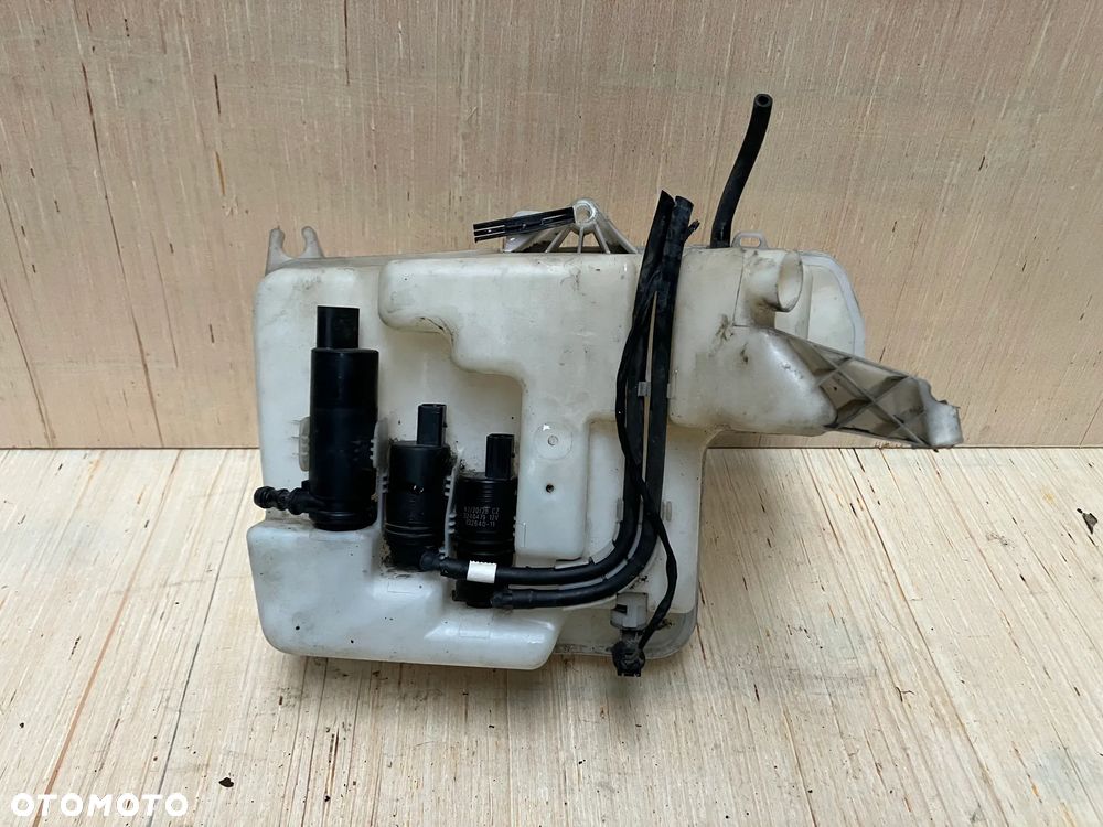 ZBIORNICZEK SPRYSKIWACZY BMW E60 E61 XENON 3 POMPKI 7179451 - 1