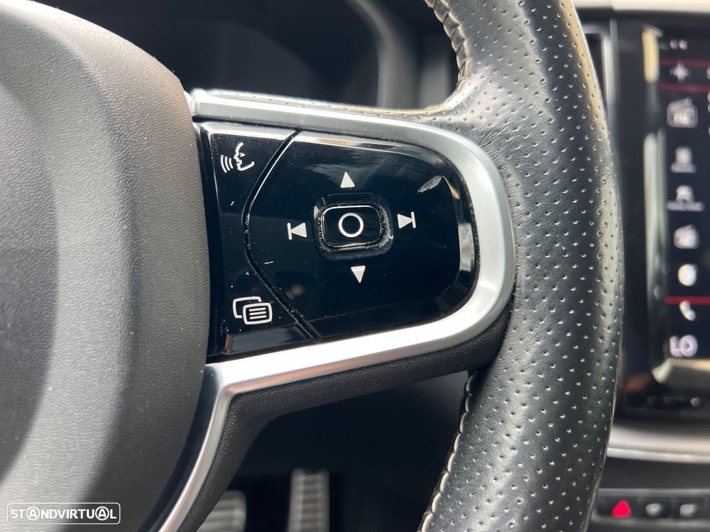 Volvo XC 60 2.0 D4 R-Design AWD Geartronic - 40