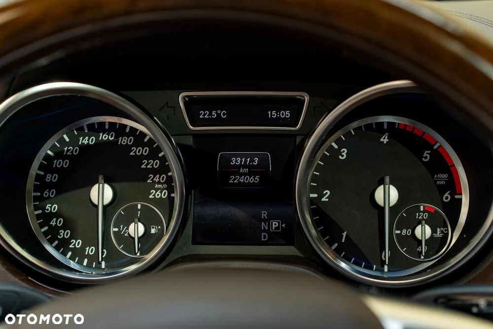 Mercedes-Benz ML - 13