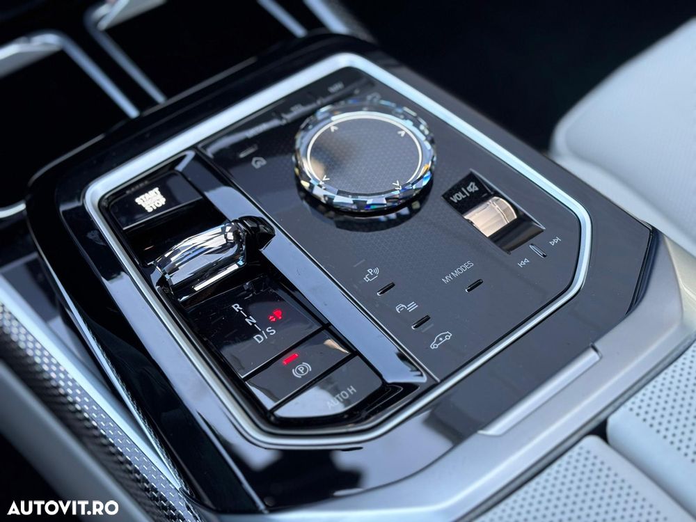 BMW Seria 7 750e xDrive - 14