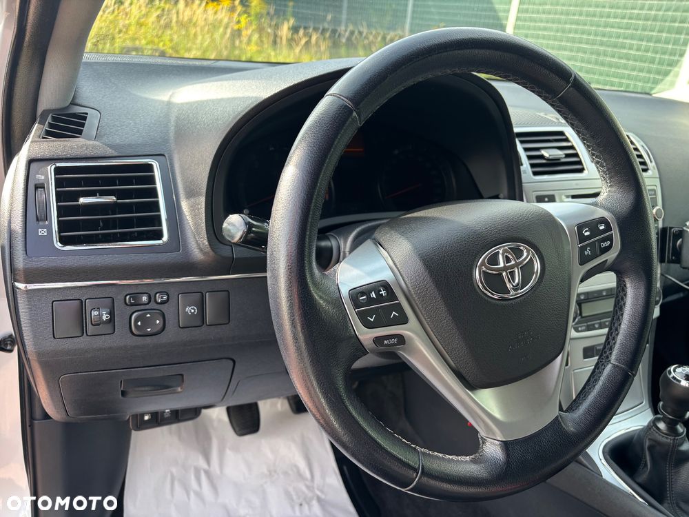 Toyota Avensis - 9