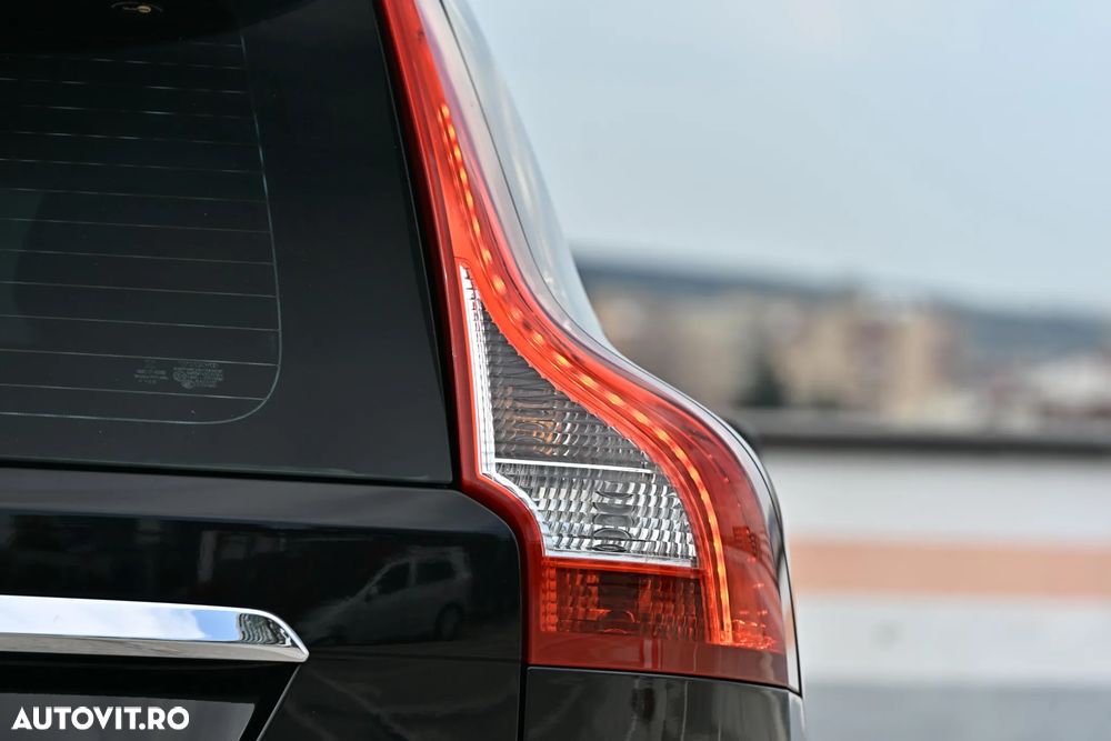 Volvo XC 60 D5 AWD Geartronic Ocean Race - 35