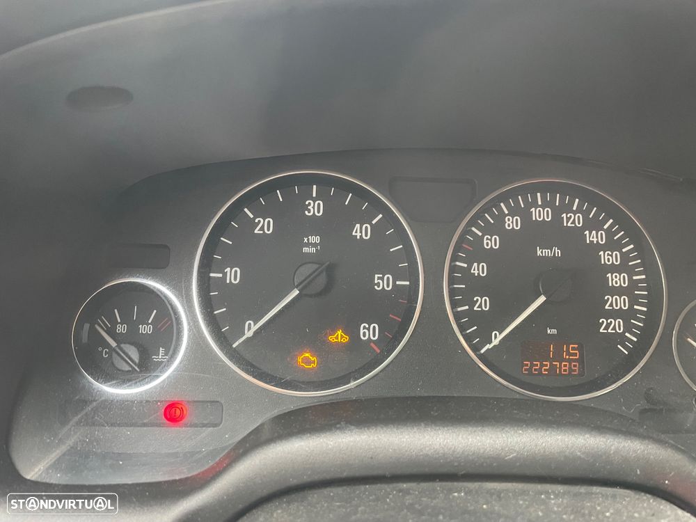 Opel Astra Caravan ver-caravan-1-9-cdti-enjoy-auto - 11