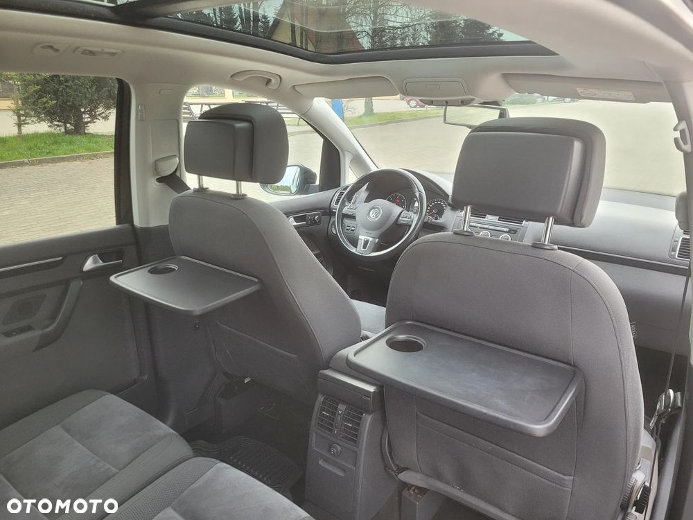 Volkswagen Touran - 10