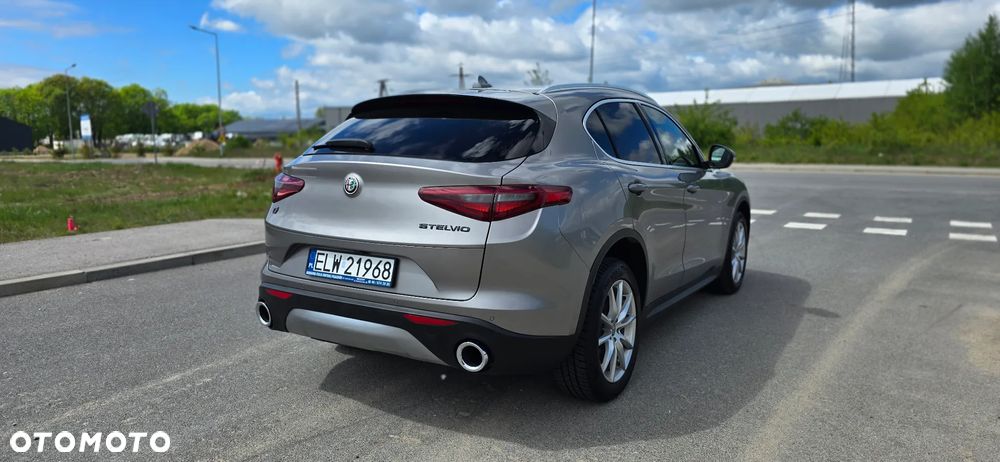 Alfa Romeo Stelvio 2.0 Turbo 16V AT8-Q4 Veloce Ti - 7