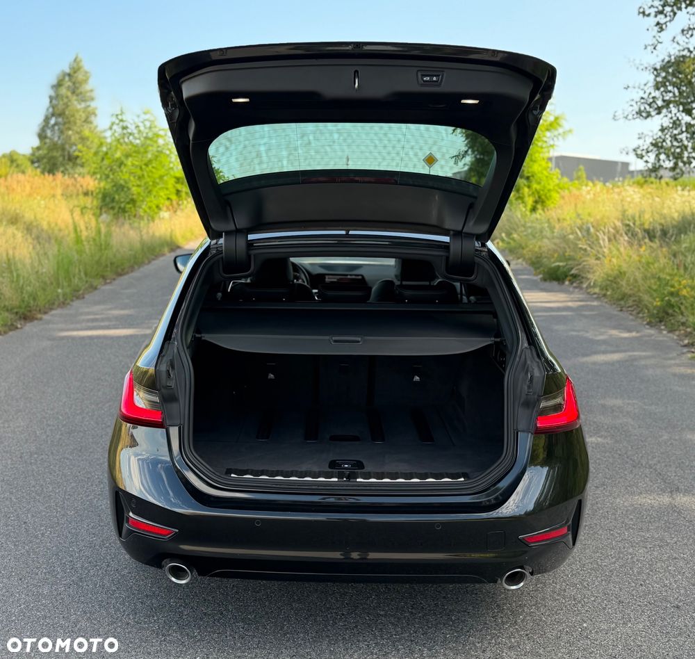 BMW Seria 3 320d Sport Line Shadow - 22