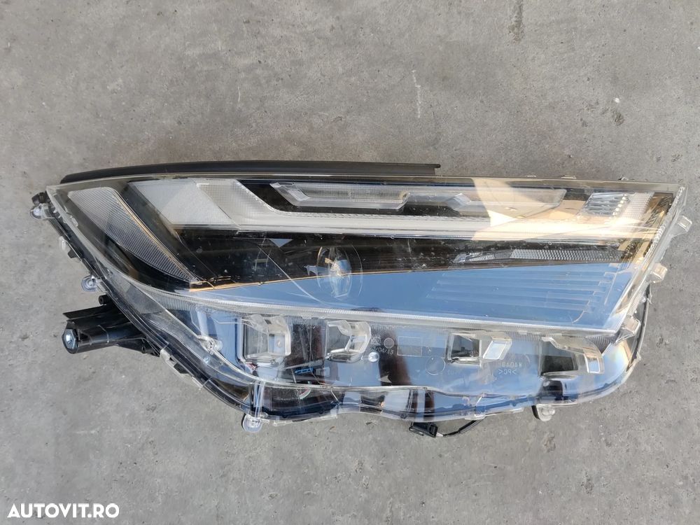 Far dreapta Xenon + LED TOYOTA RAV4 XA50 2022-2025 Facelift - 3