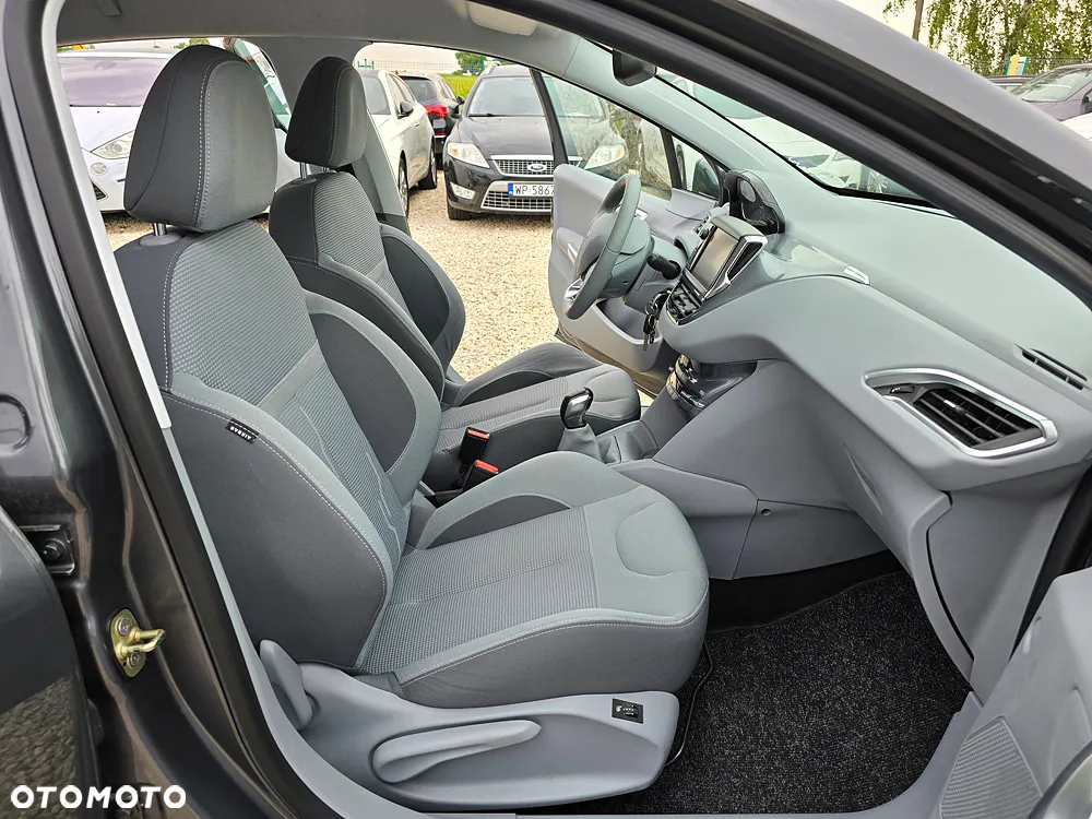 Peugeot 208 120 VTI Allure - 21