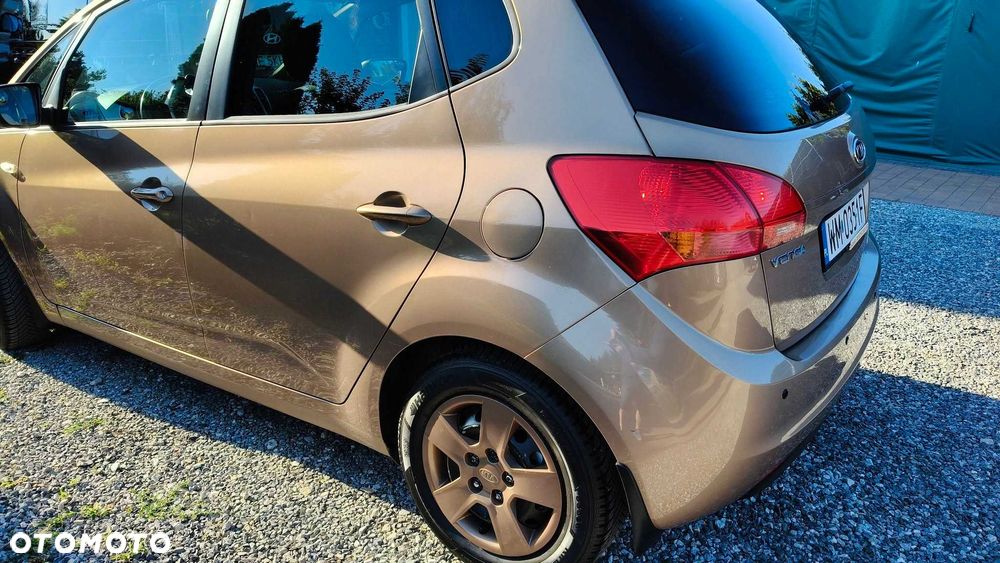 Kia Venga - 4