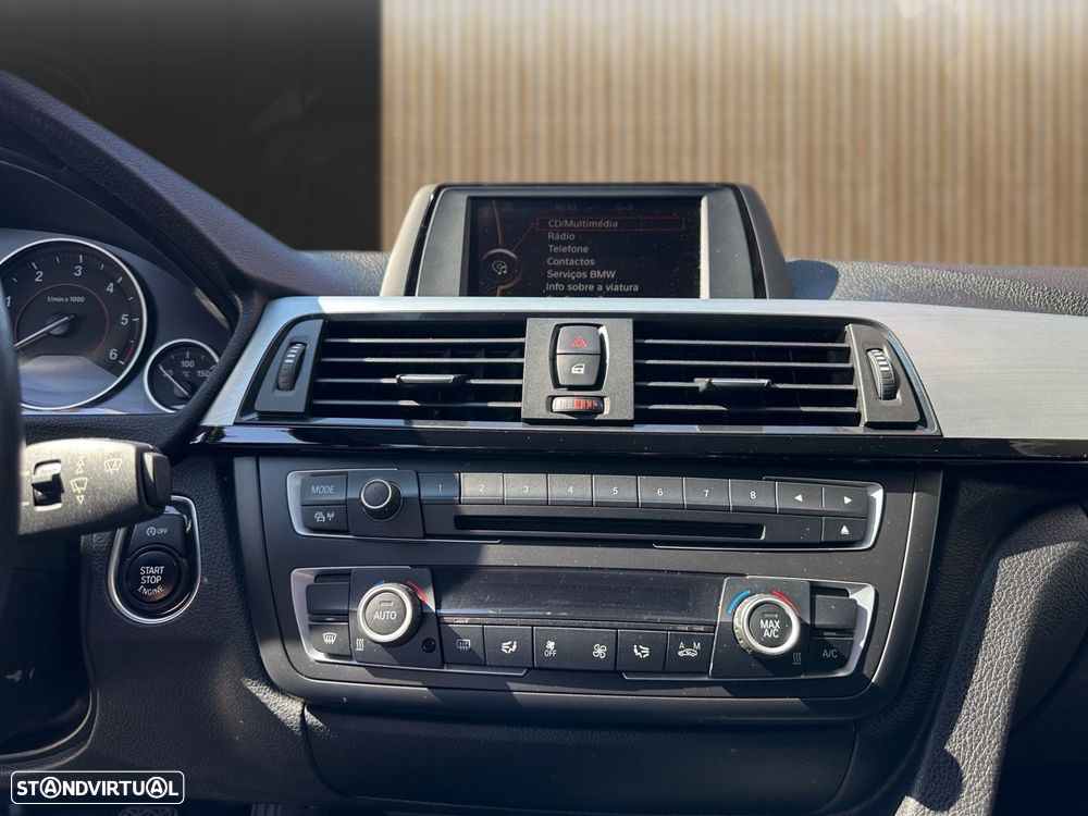 BMW 318 d Line Sport - 15
