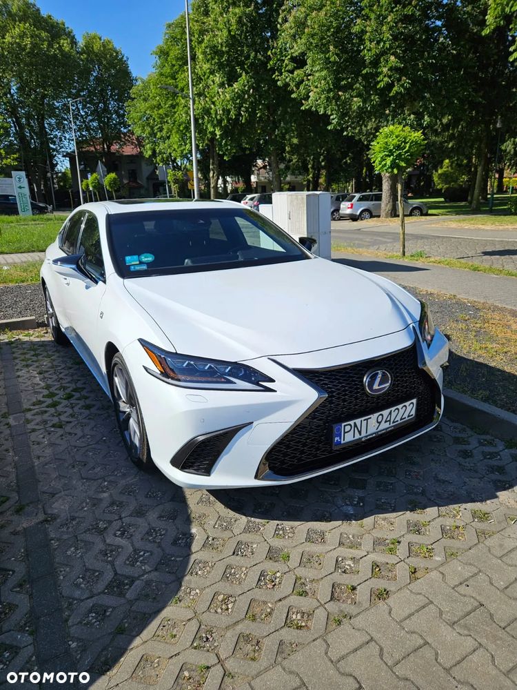 Lexus ES 300h F Sport - 8