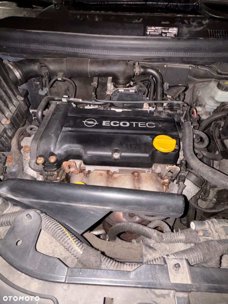 Opel Corsa 1.4 16V Enjoy - 8