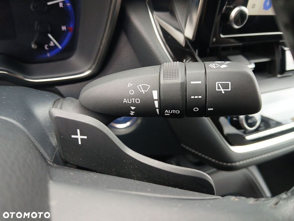 Toyota Corolla 2.0 Hybrid Trek - 31