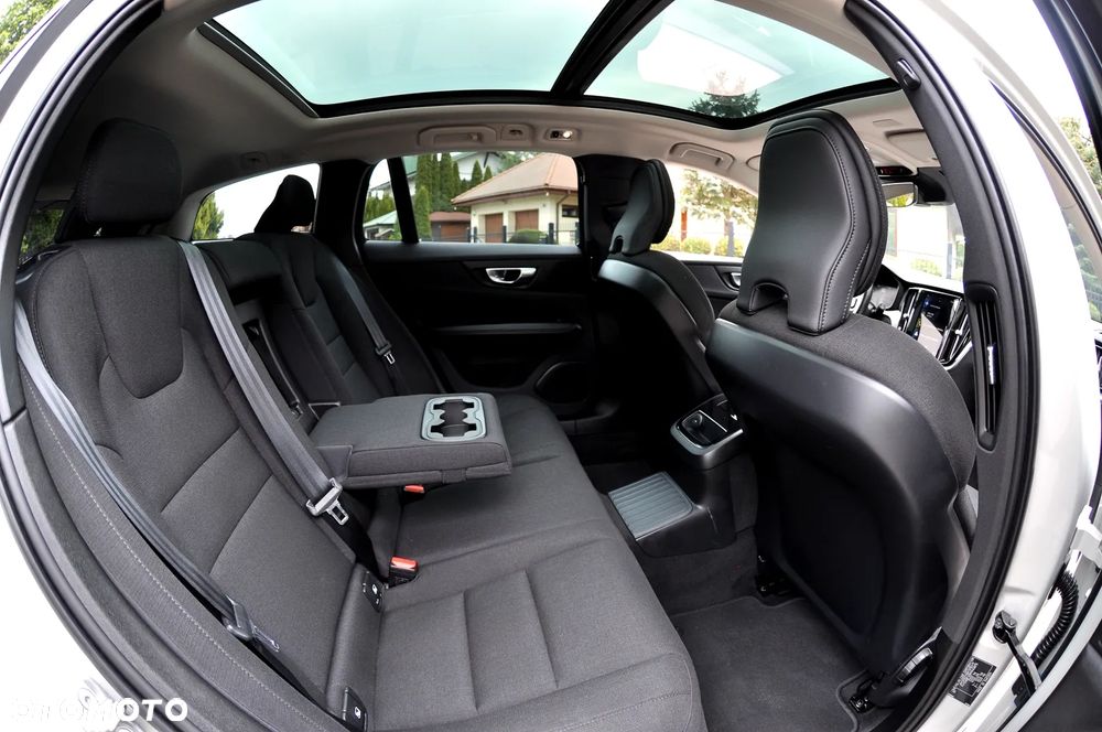 Volvo V60 T6 AWD Recharge Geartronic Inscription - 26