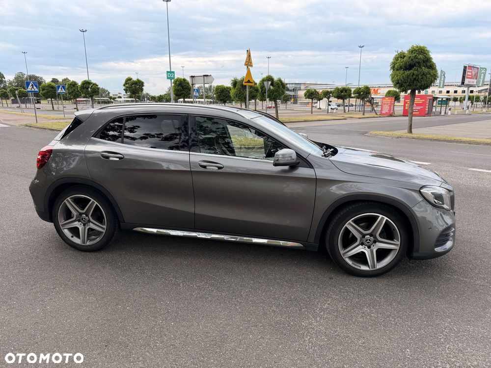 Mercedes-Benz GLA 200 7G-DCT AMG Line - 3