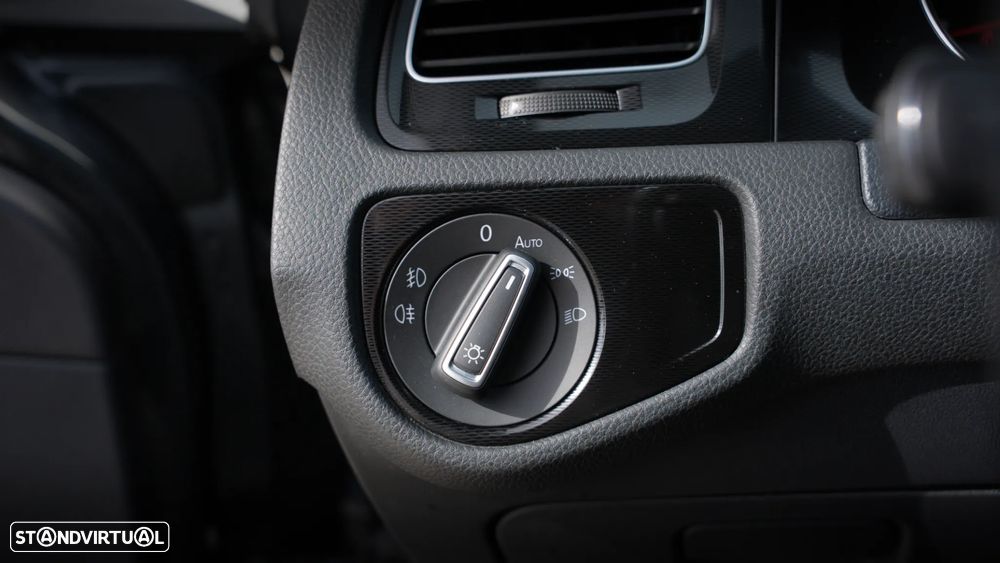 VW Golf 2.0 TDi GTD DSG - 35