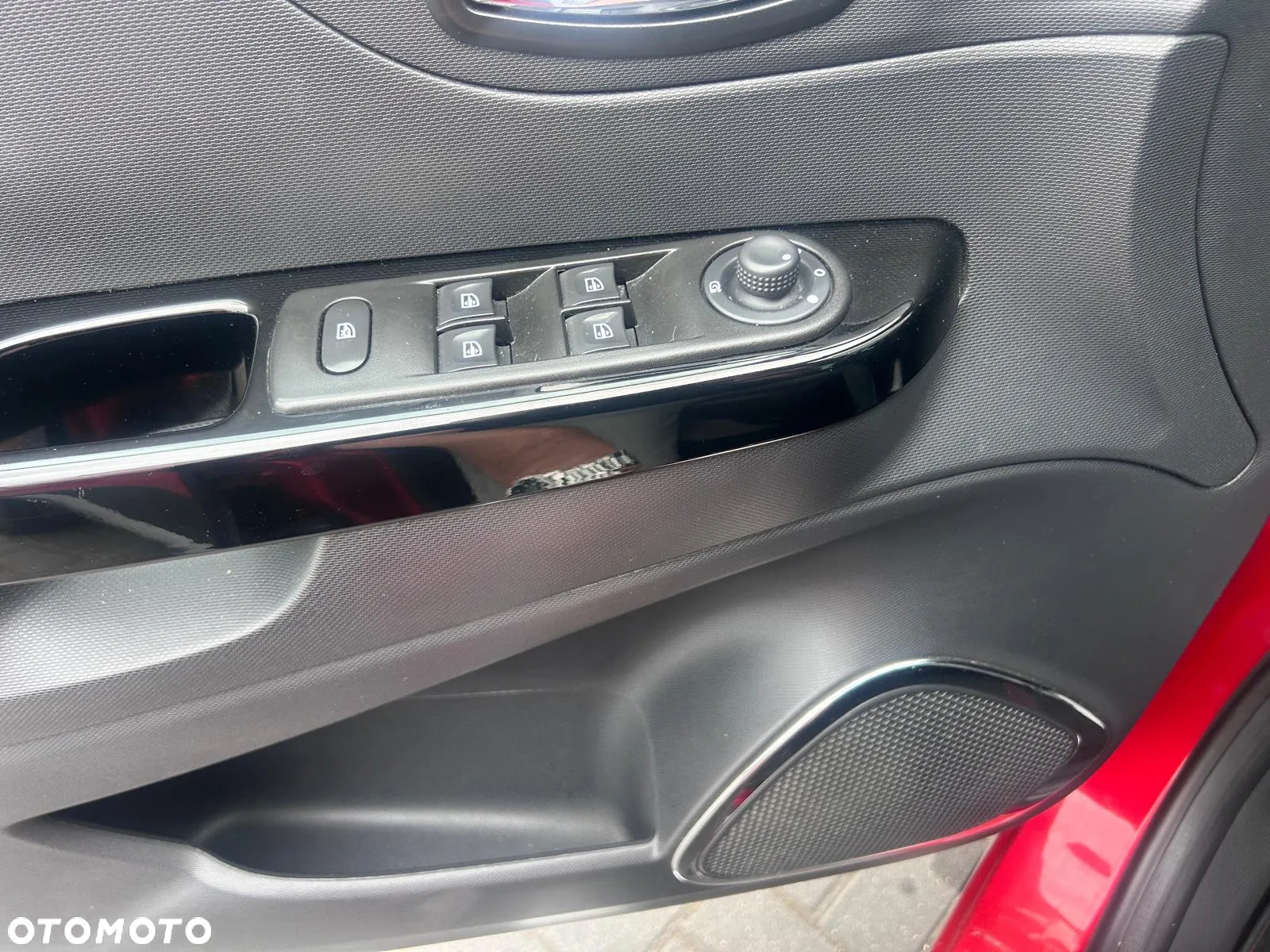 Renault Captur 1.2 TCe Helly Hansen EDC - 19