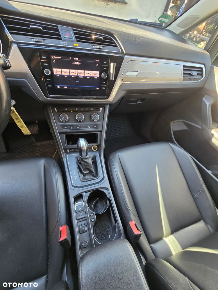 Volkswagen Touran - 8