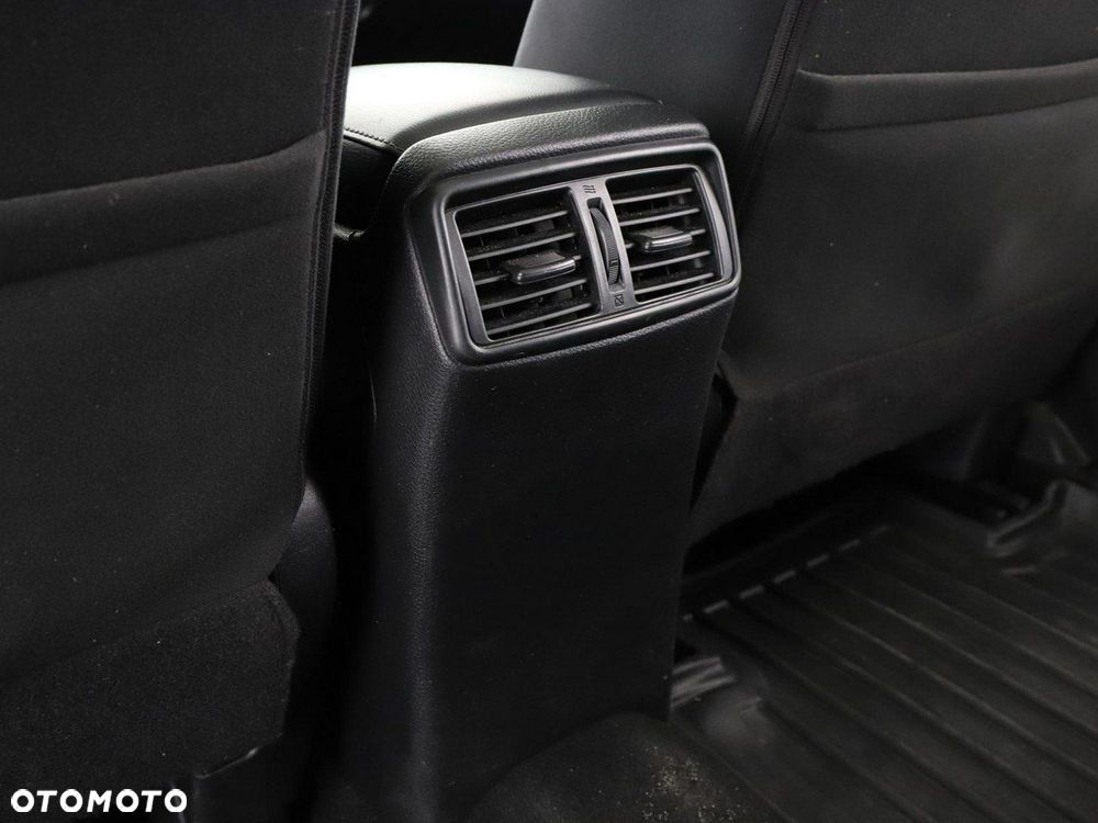 Nissan X-Trail 1.6 DCi N-Connecta 4WD - 36