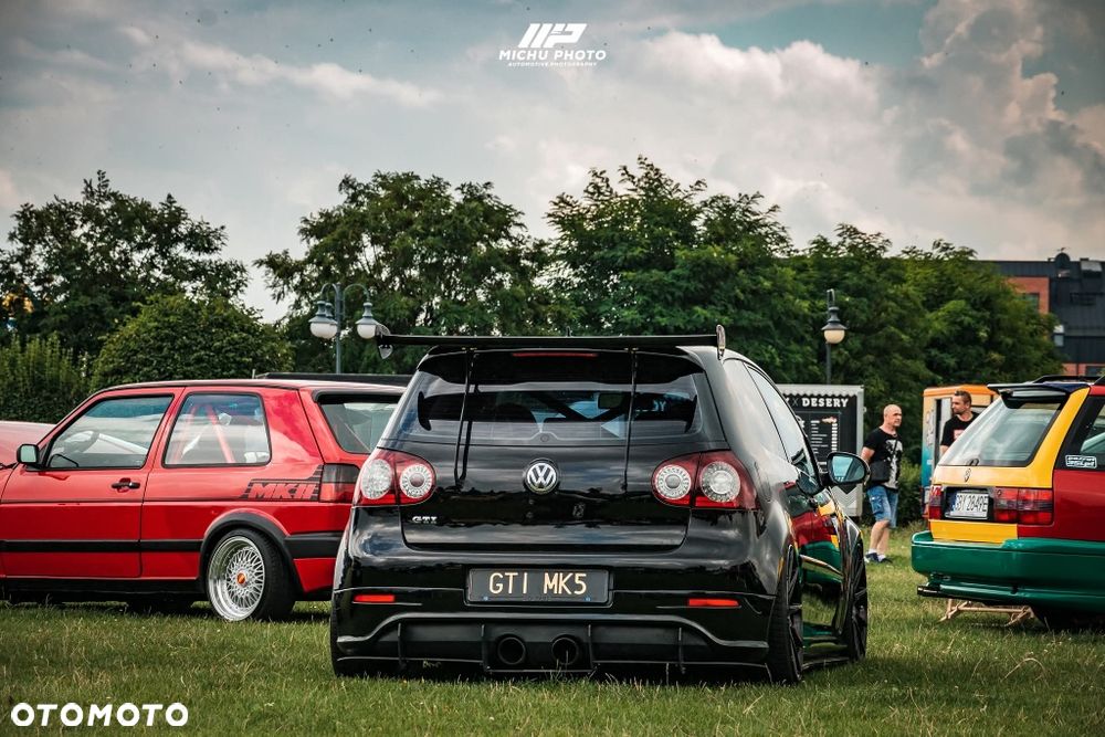 Volkswagen Golf - 2