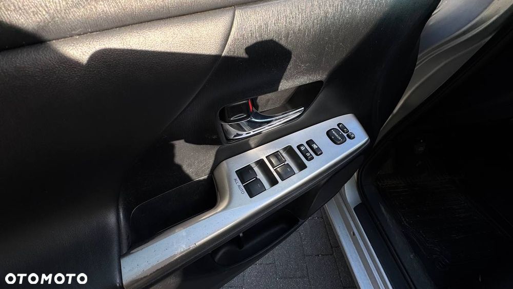 Toyota Prius+ (Hybrid) Executive - 8