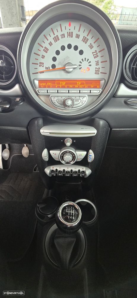 MINI 3 Portas Cooper D - 17