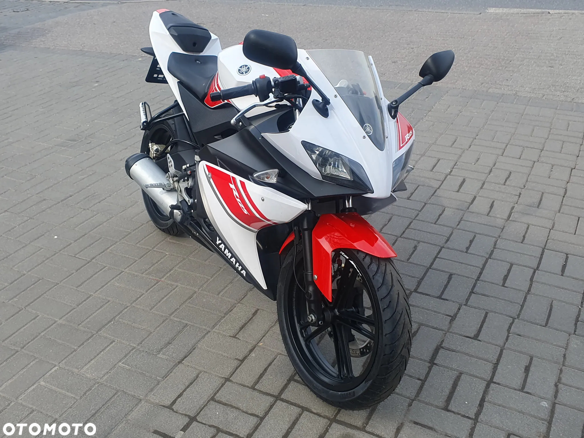 Yamaha YZF - 9