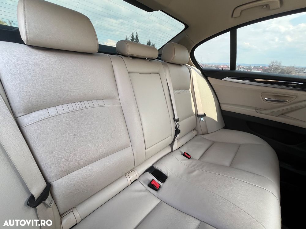 BMW Seria 5 518d Aut. - 13