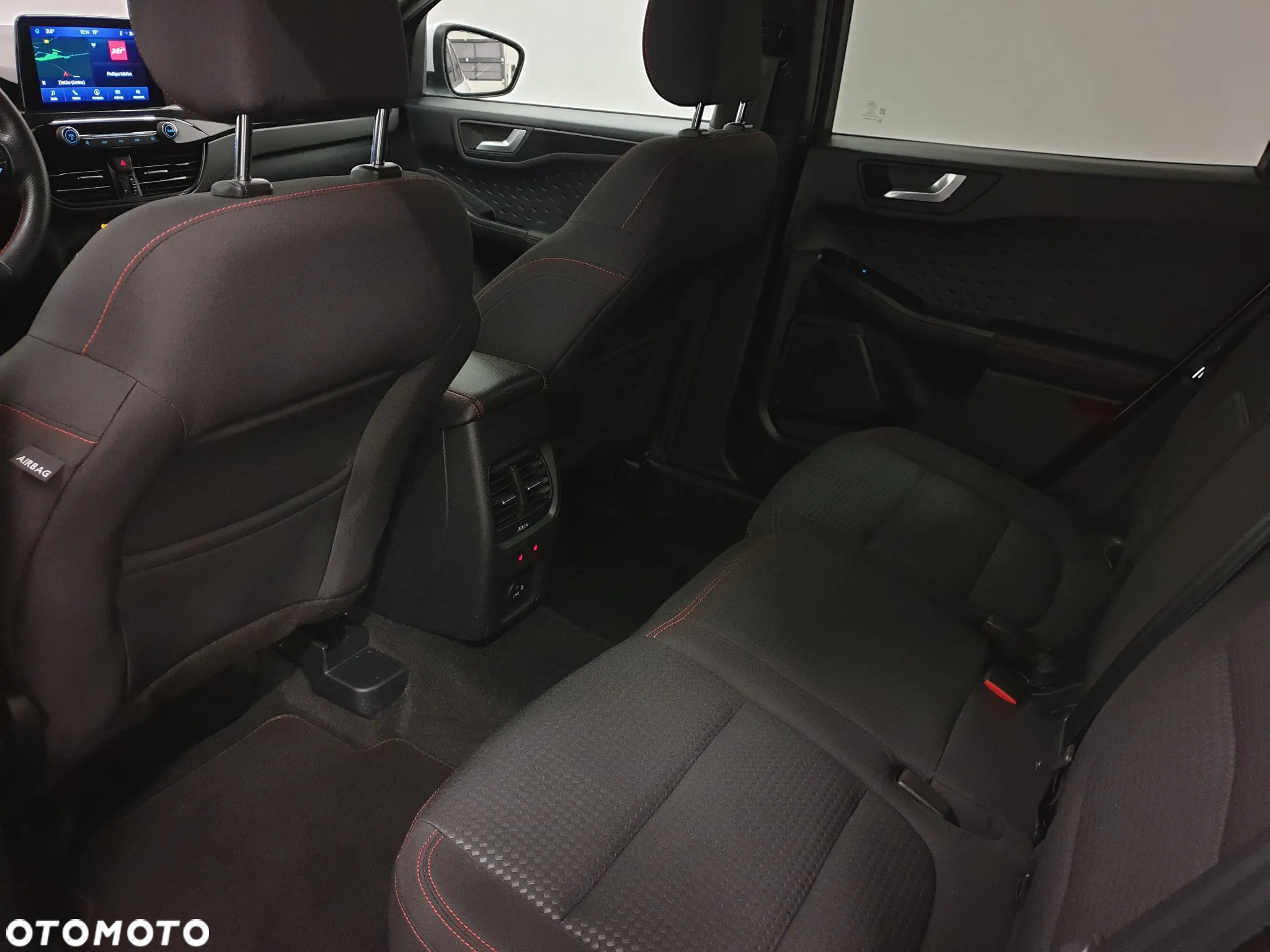 Ford Kuga 2.0 EcoBlue 4x4 ST-LINE X - 25