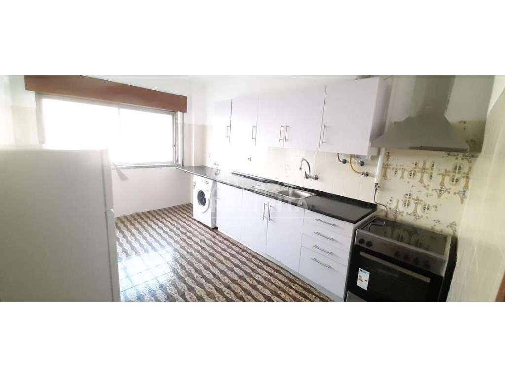 Apartamento T2 na Amora, Seixal - Grande imagem: 2/6