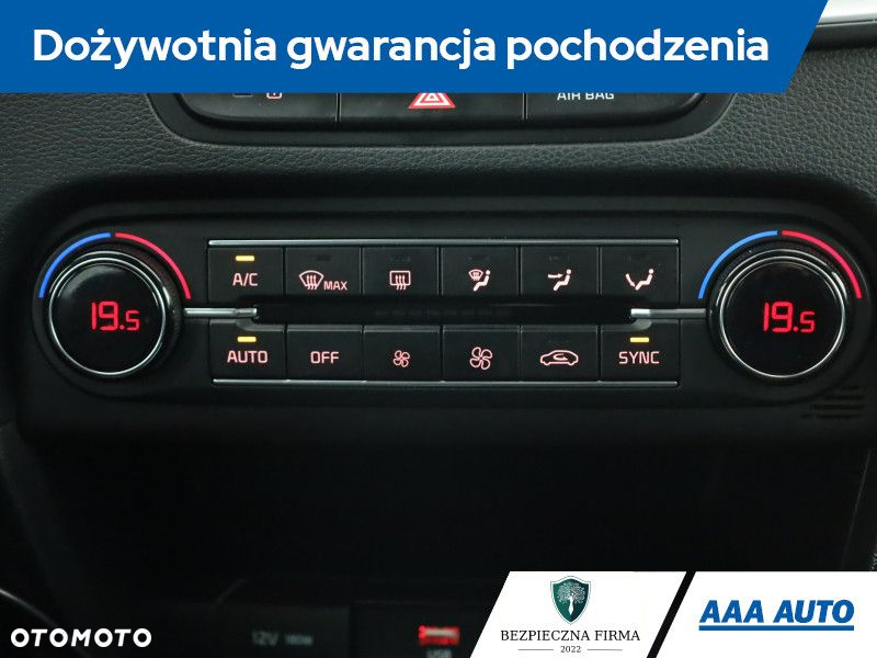 Kia Ceed - 11