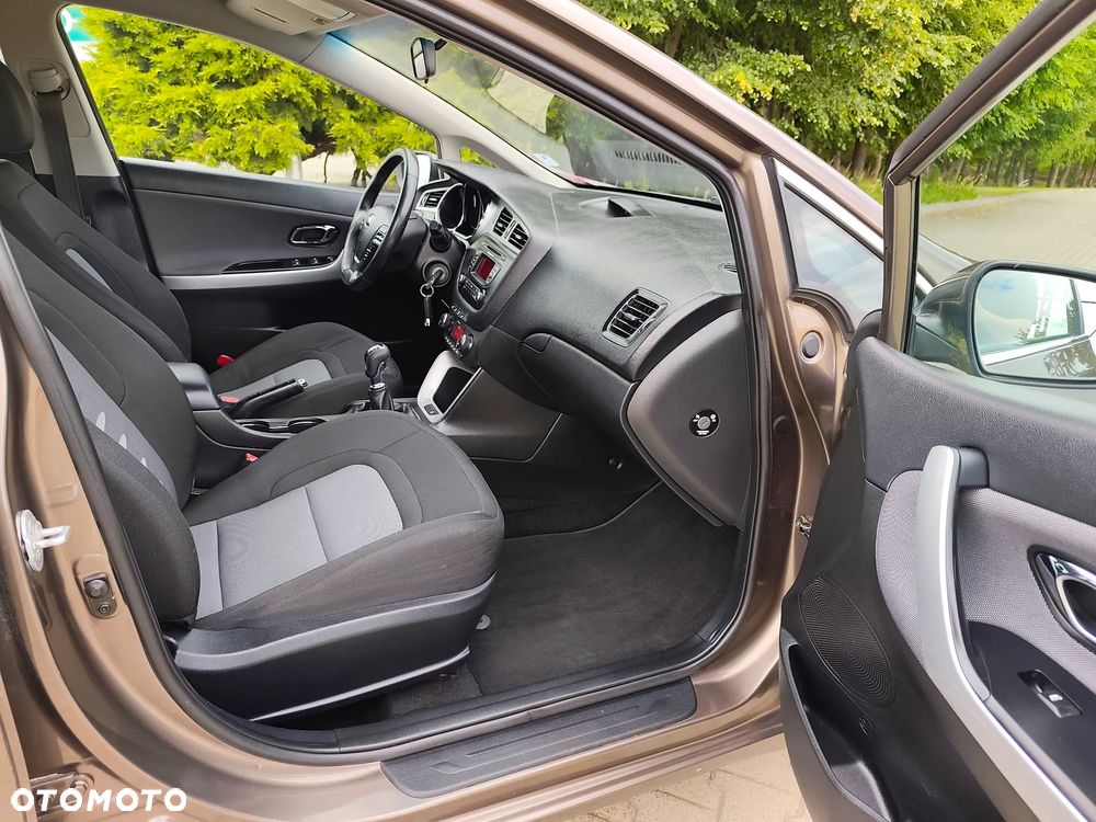 Kia Ceed 1.6 CRDi 128 Fifa World Cup Edition - 7