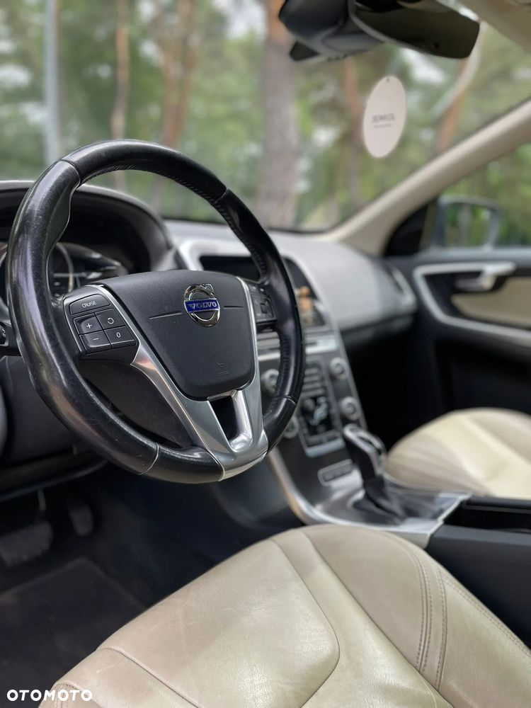 Volvo XC 60 D4 Geartronic Summum - 15