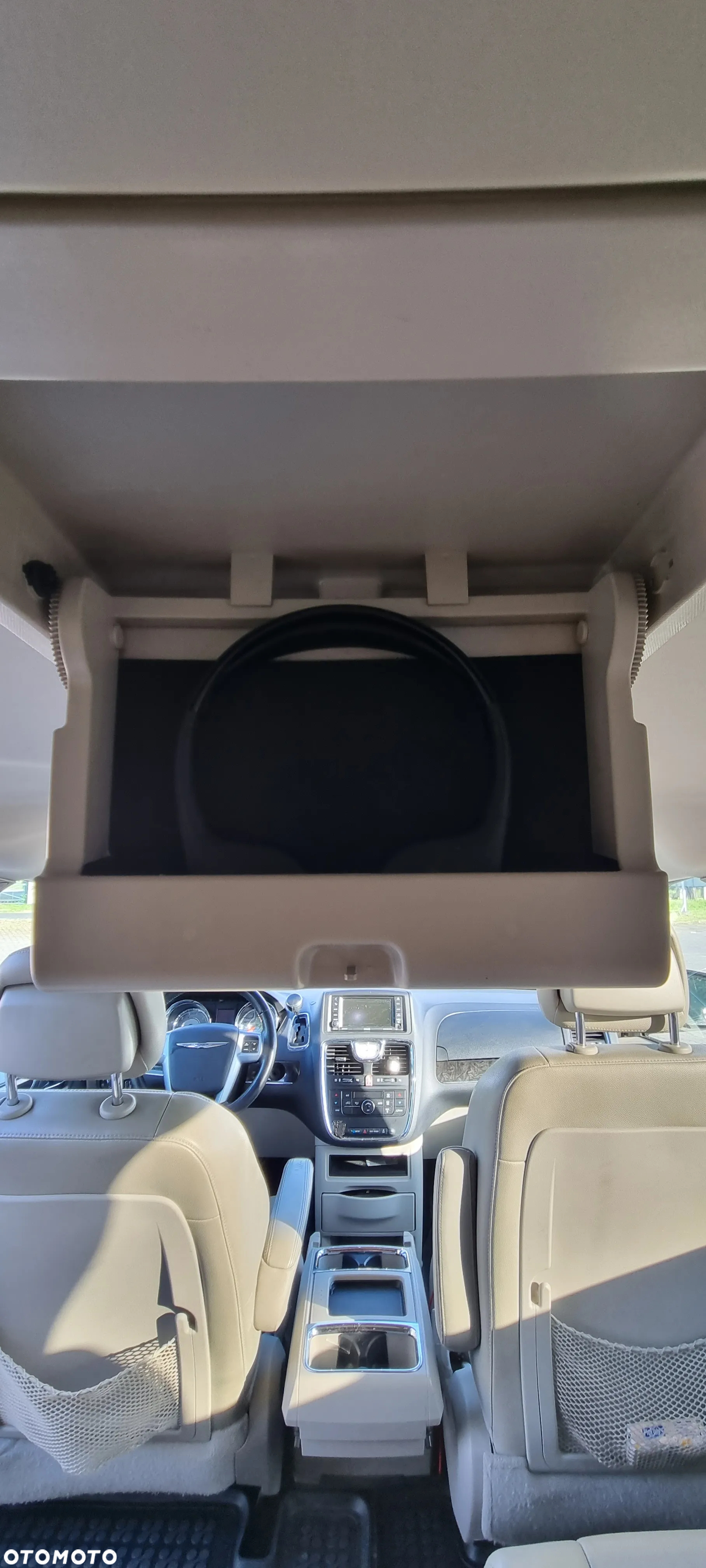 Chrysler Town & Country 3.6 Limited - 15