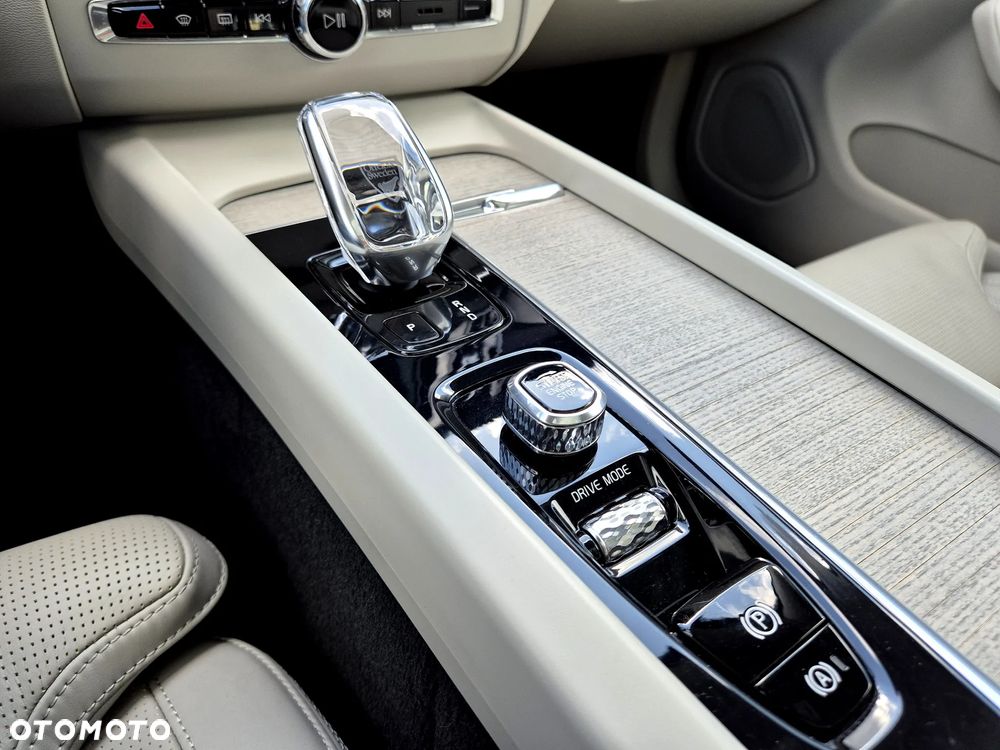 Volvo XC 60 B4 D AWD Geartronic Inscription - 18