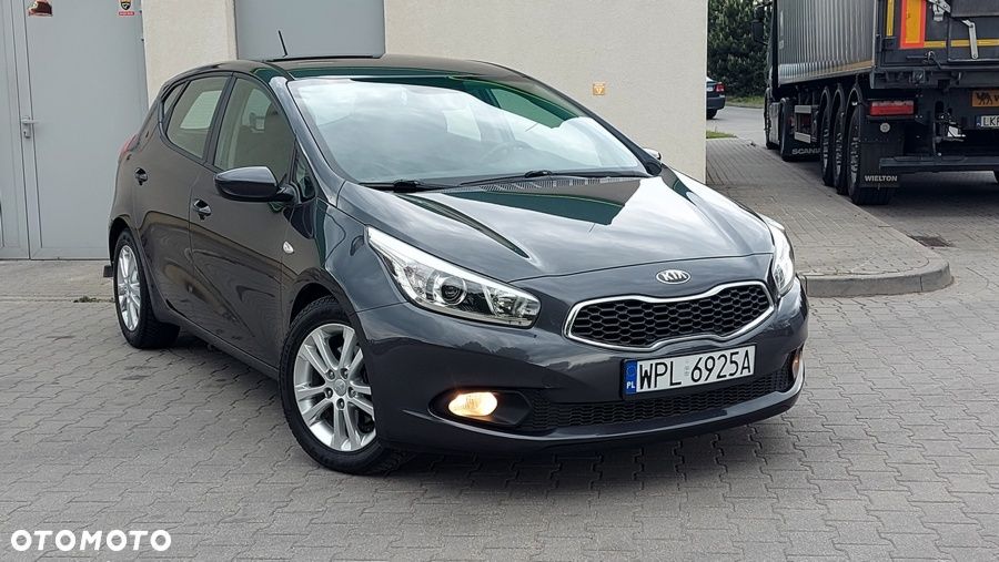 Kia Ceed - 9