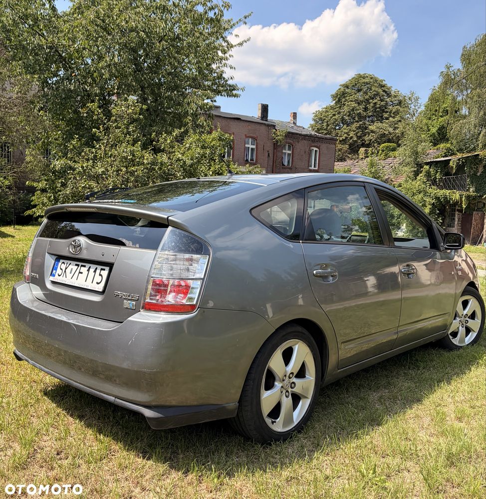 Toyota Prius - 1