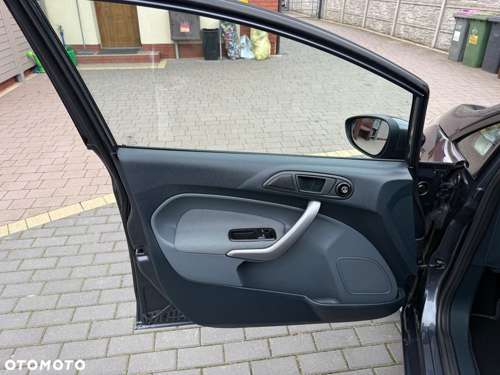 Ford Fiesta - 17