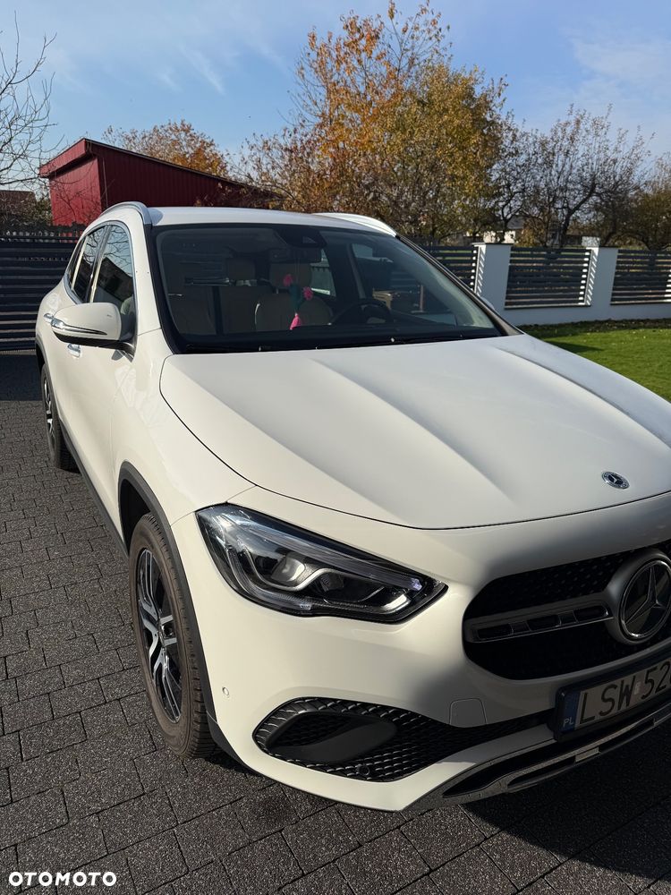 Mercedes-Benz GLA 200 Progressive - 1