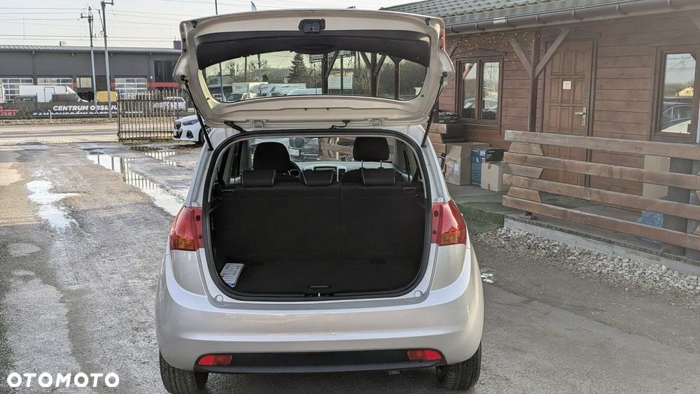 Kia Venga - 34