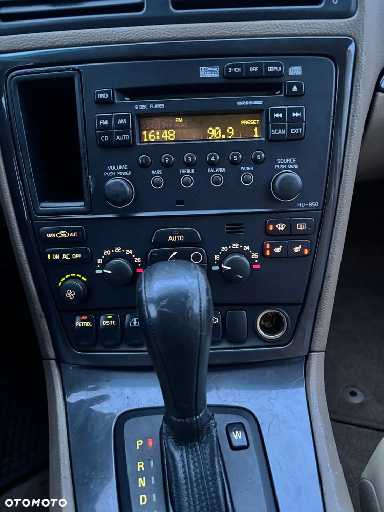 Volvo V70 2.4 Momentum - 23