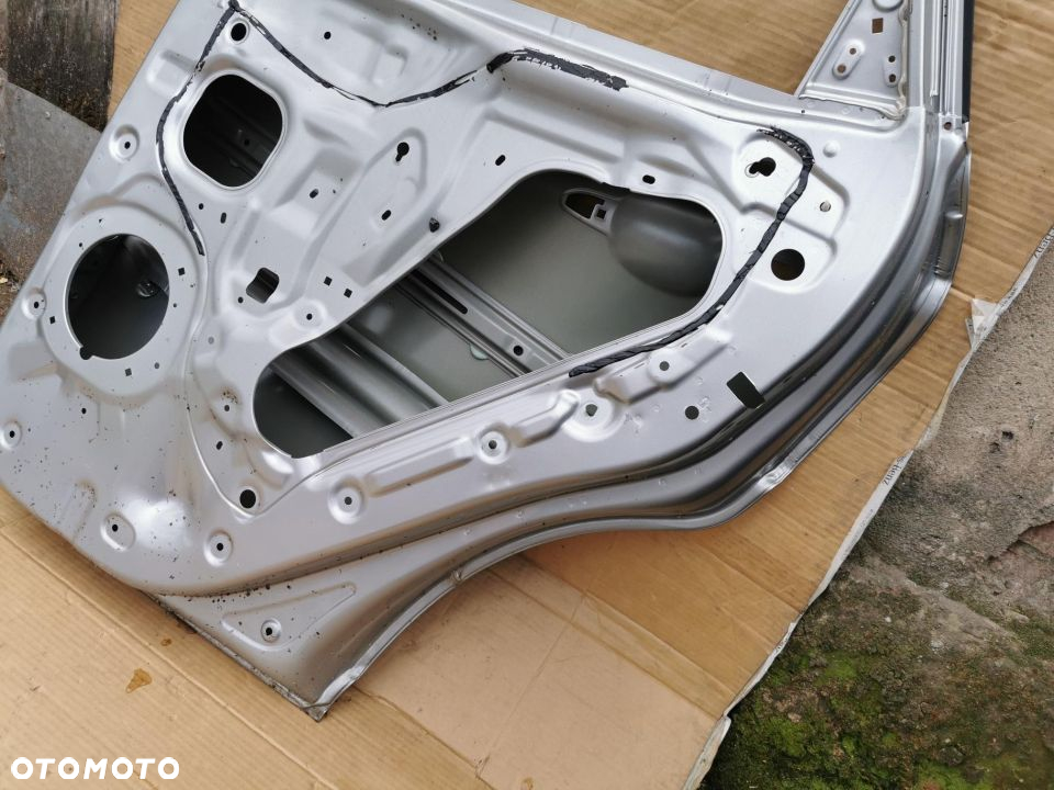 DRZWI TYŁ TYLNE PRAWE RH HYUNDAI KONA 17+ SREBRNE ORYGINAŁ - 8