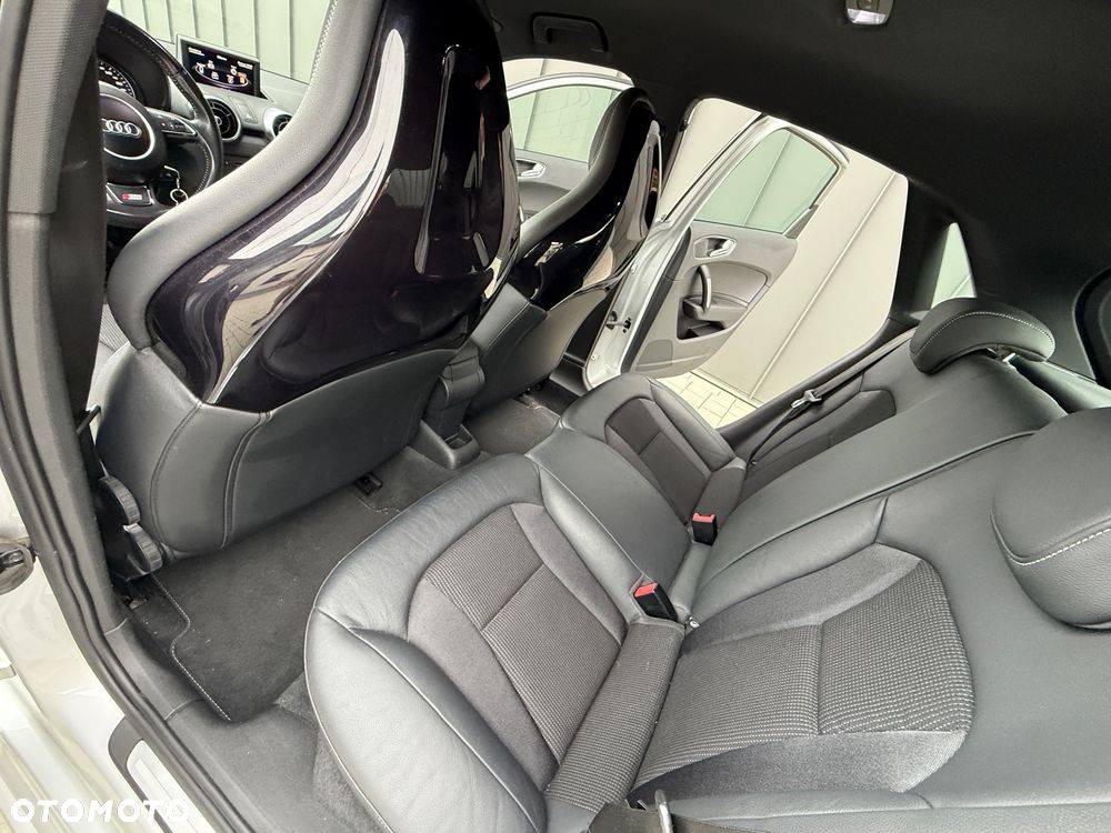 Audi A1 Sportback 1.4 TFSI S tronic S line edition m S line Sportpaket - 17