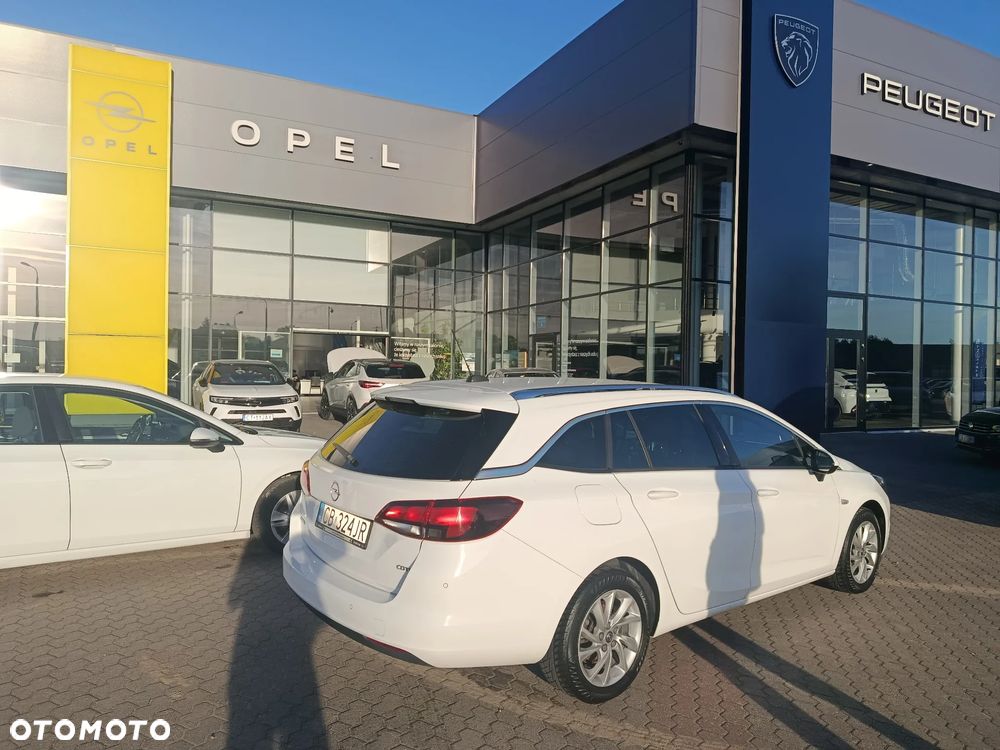 Opel Astra V 1.6 CDTI Dynamic S&S - 2