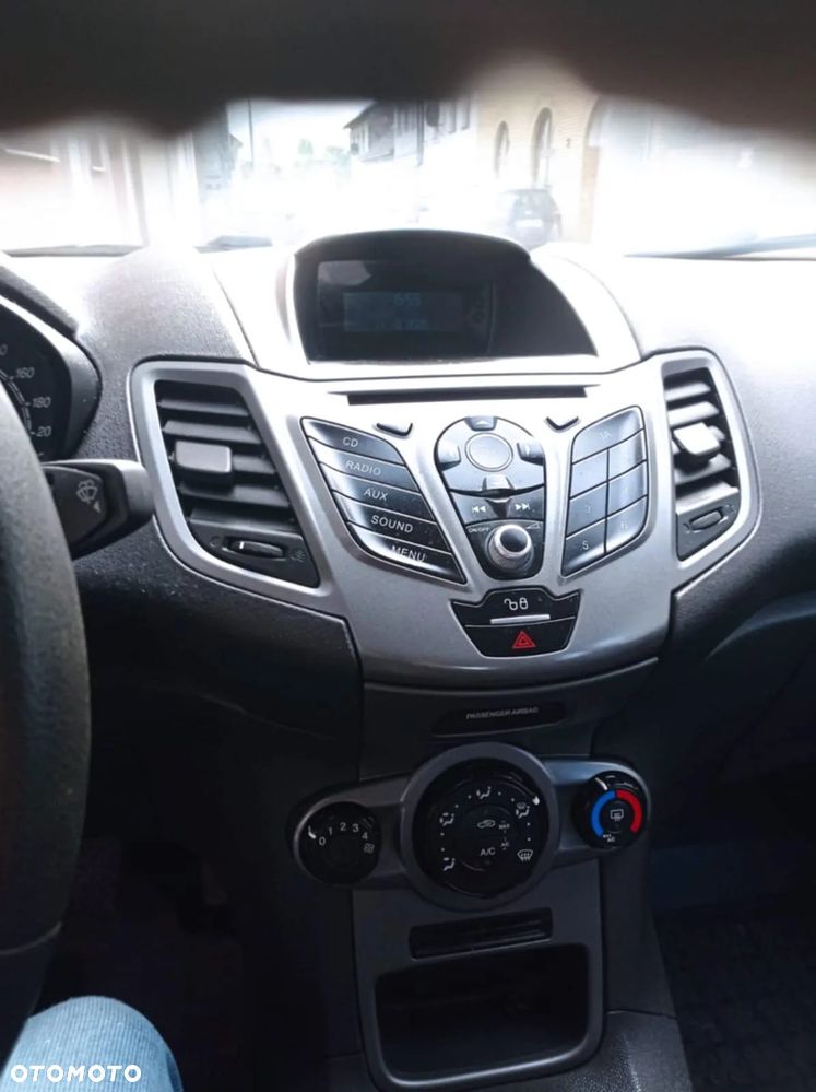 Ford Fiesta 1.25 Ambiente - 8