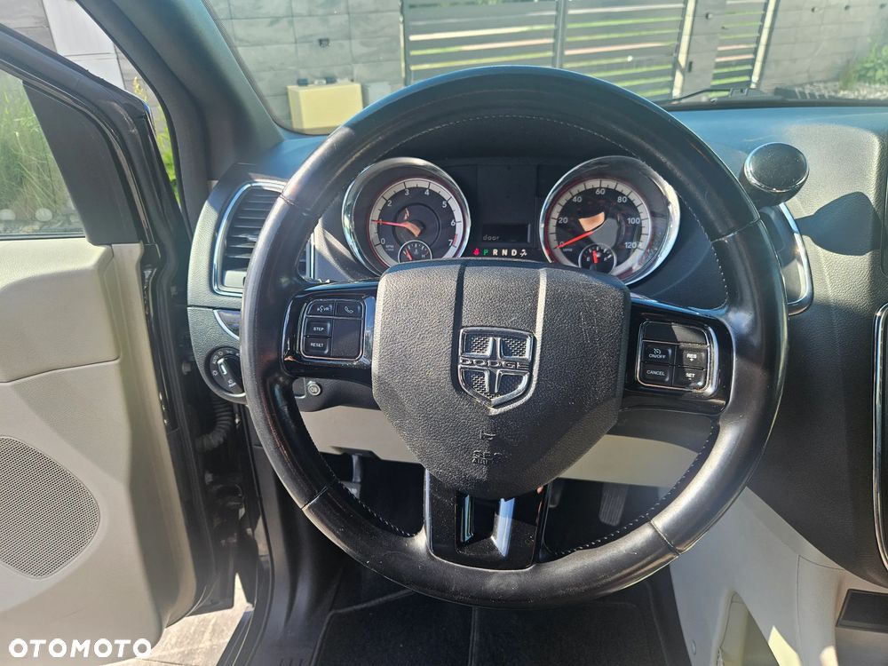 Dodge Grand Caravan 3.6 R/T - 16