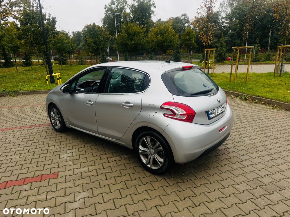 Peugeot 208 1.6 VTi Allure - 12