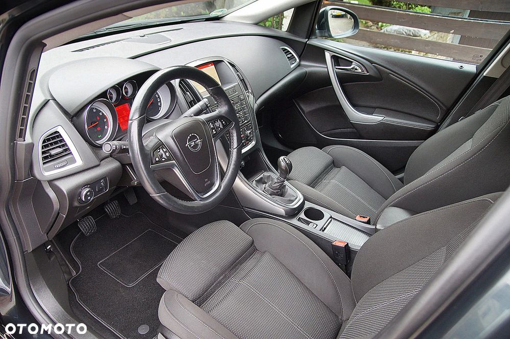 Opel Astra 1.4 T Cosmo S&S - 11
