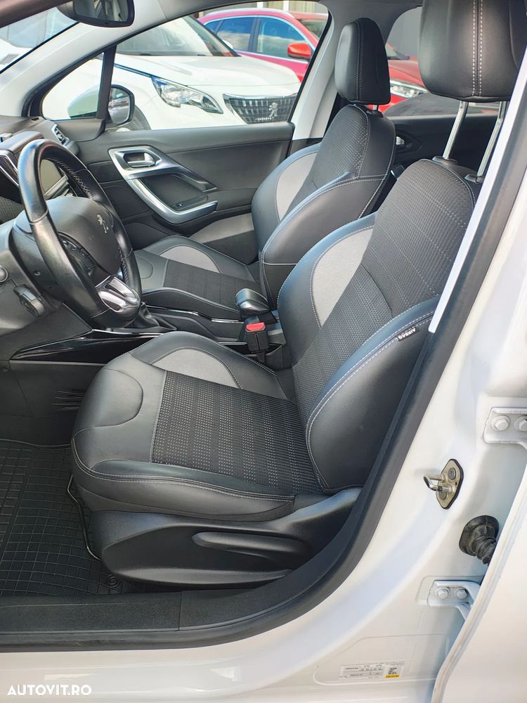 Peugeot 2008 PureTech 130 GPF Stop&Start Allure - 22